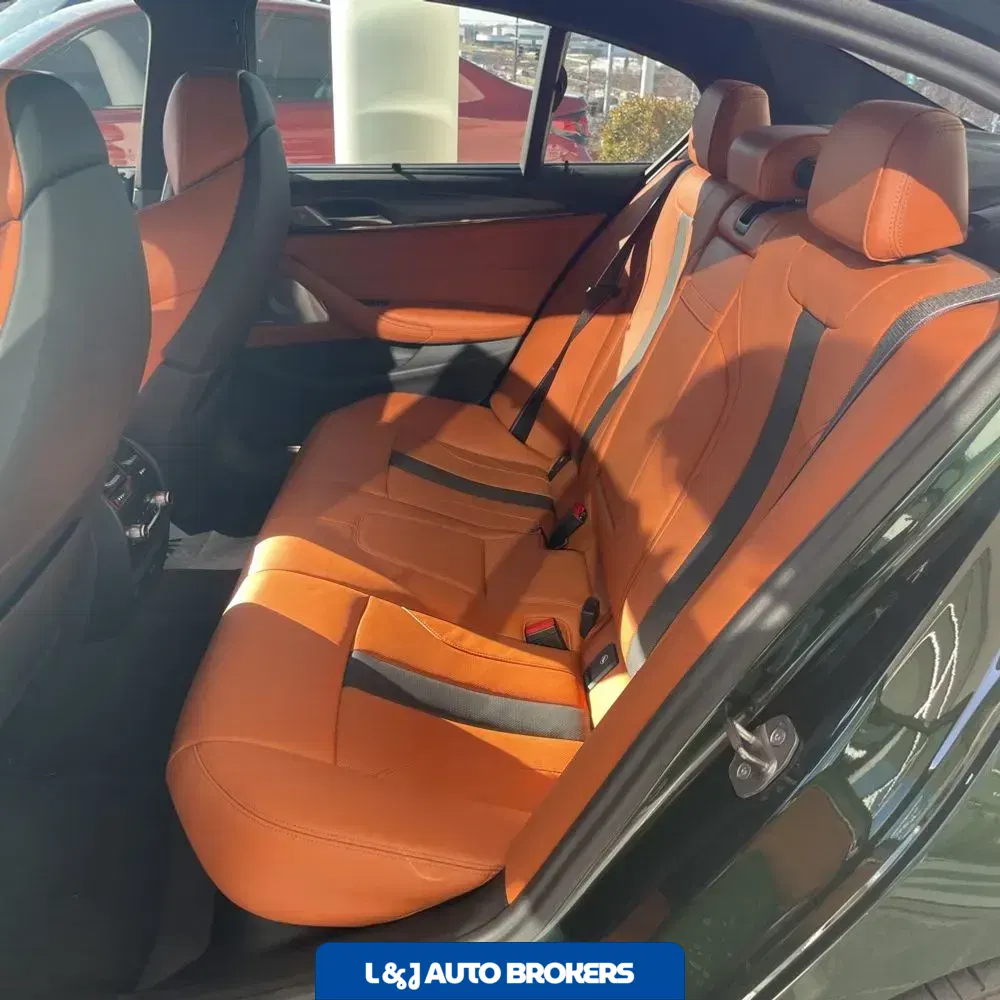 2023 BMW M5