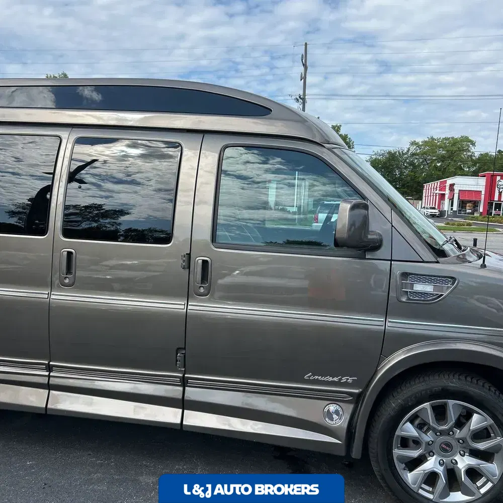 2023 GMC Savana 2500