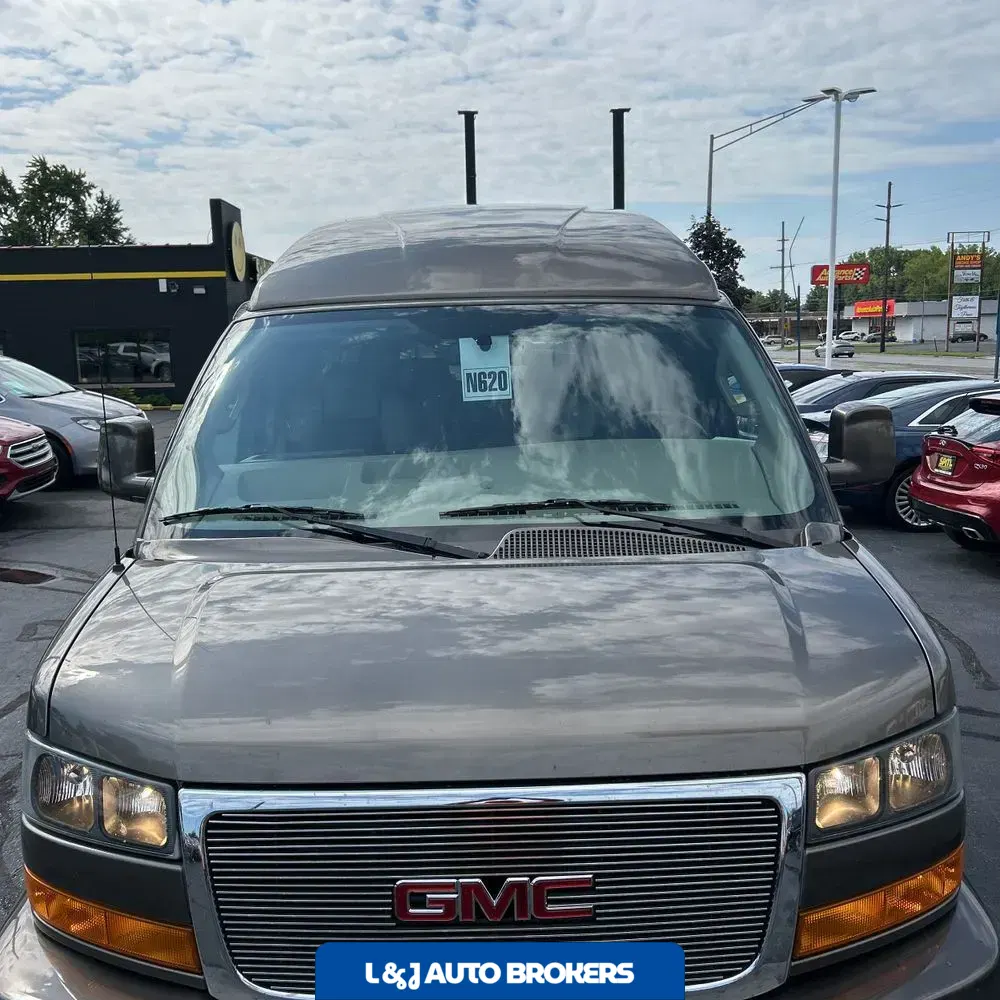 2023 GMC Savana 2500
