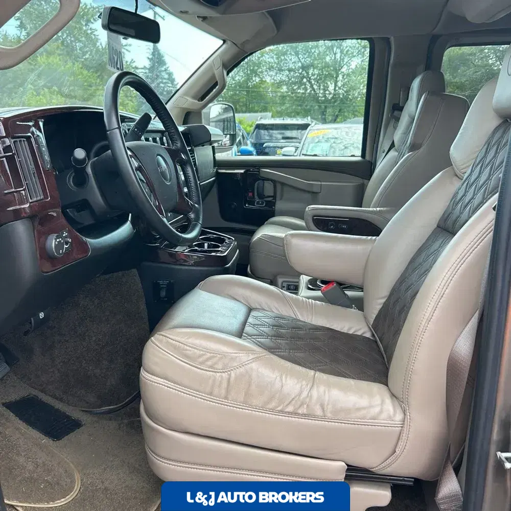 2023 GMC Savana 2500
