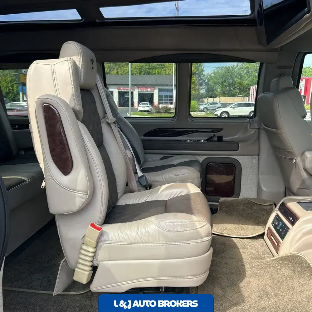 2023 GMC Savana 2500