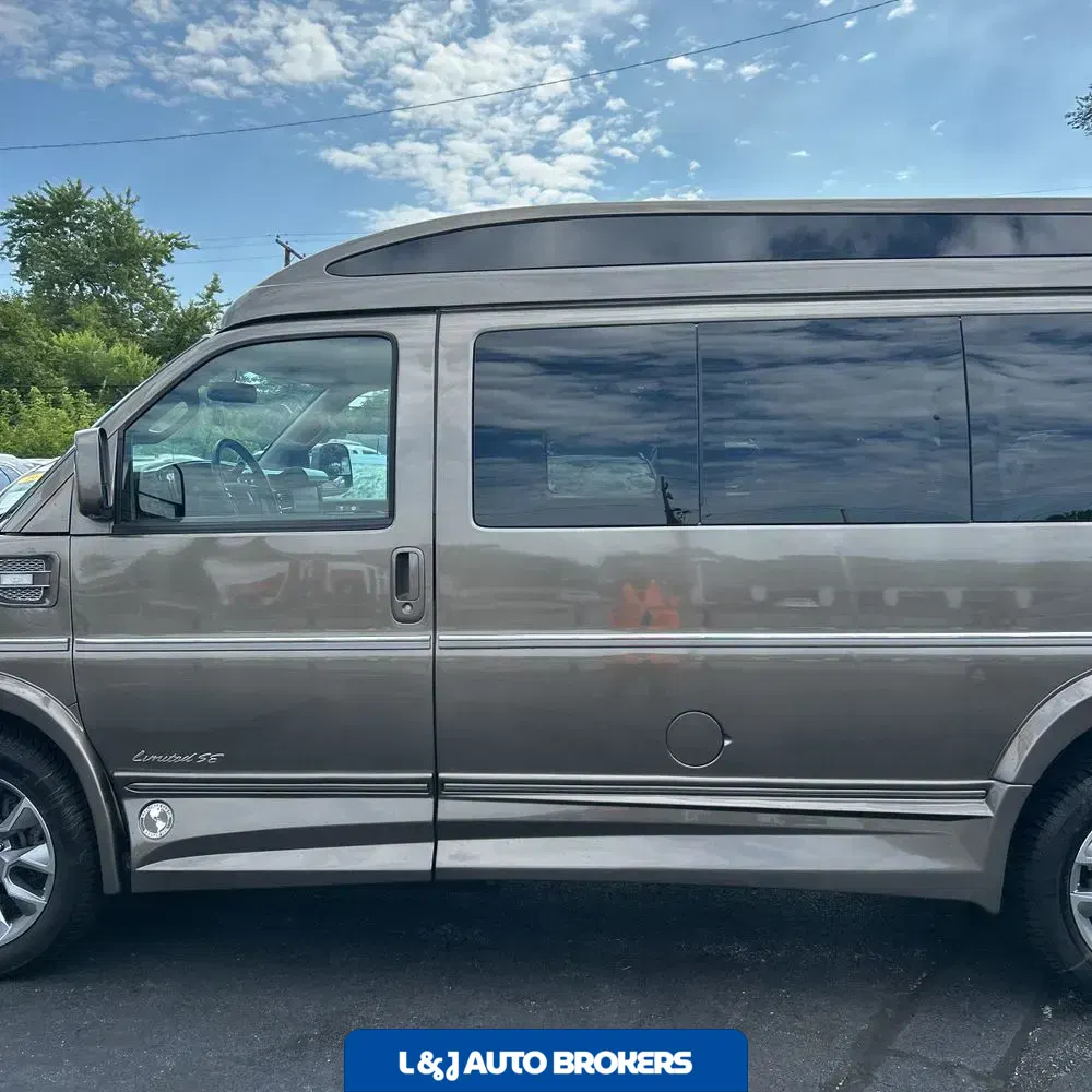 2023 GMC Savana 2500