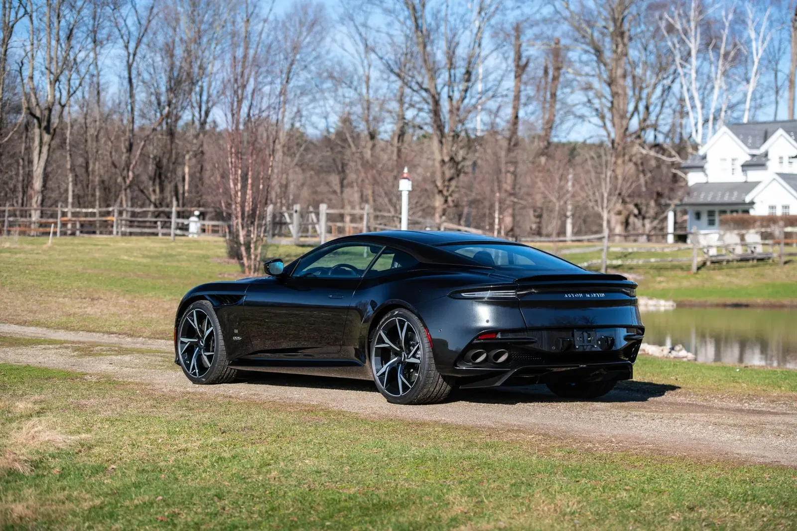 2021 Aston Martin DBS Superleggera 007 Edition