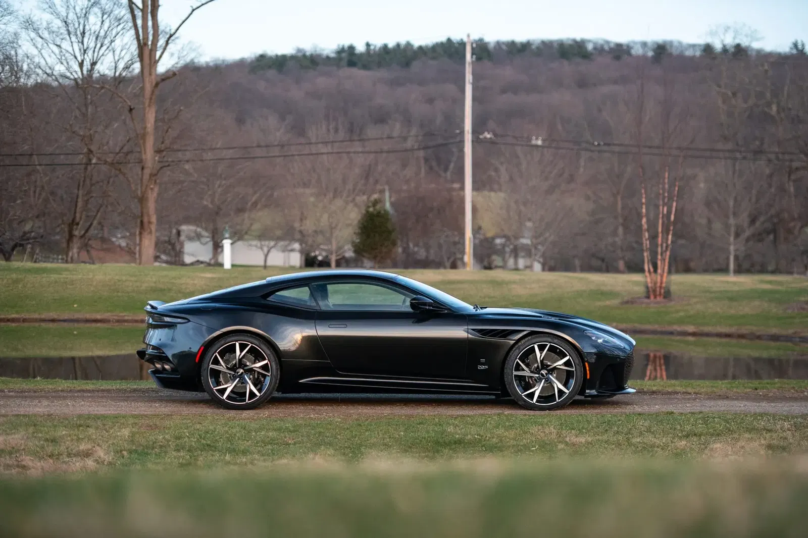 2021 Aston Martin DBS Superleggera 007 Edition