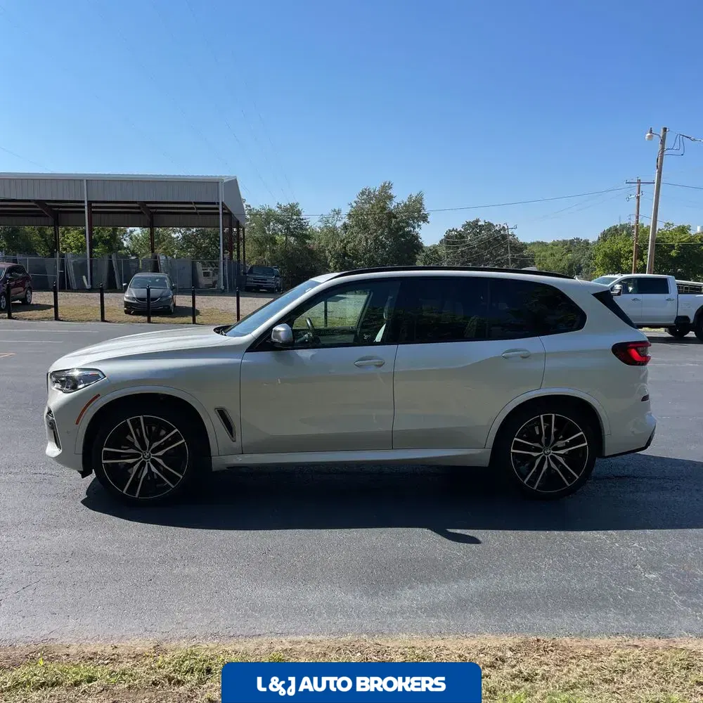 2023 BMW X5 M50i