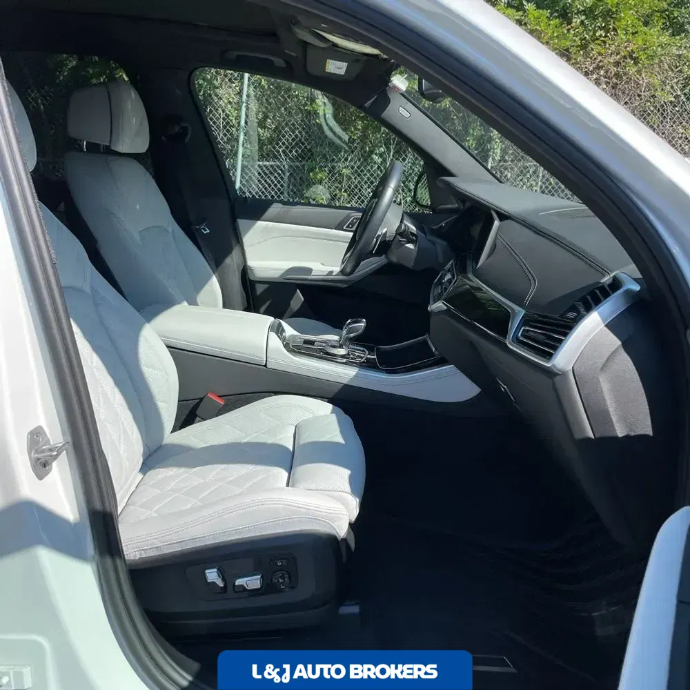 2023 BMW X5 M50i