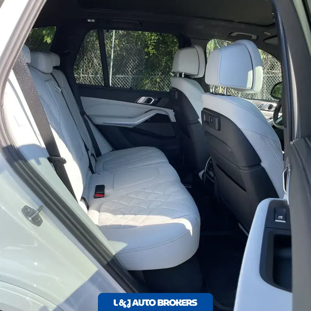 2023 BMW X5 M50i