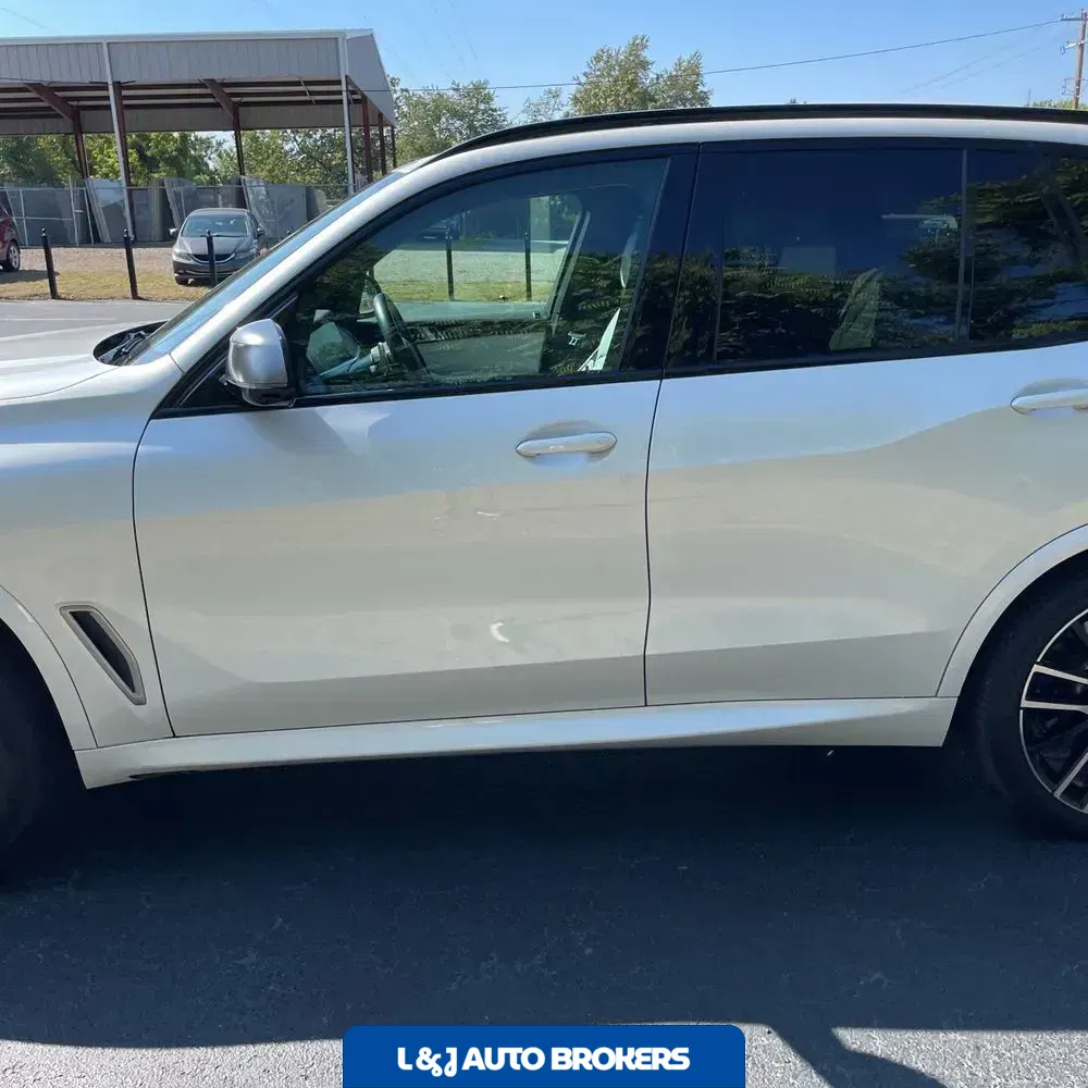 2023 BMW X5 M50i