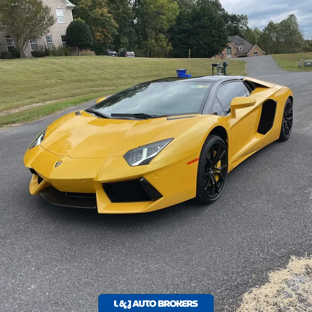 2014 Lamborghini Aventador Base