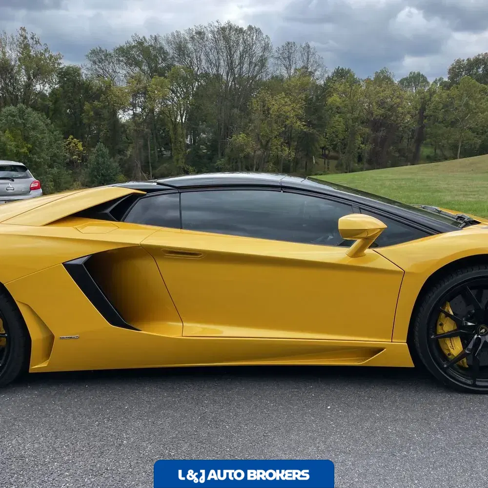 2014 Lamborghini Aventador Base