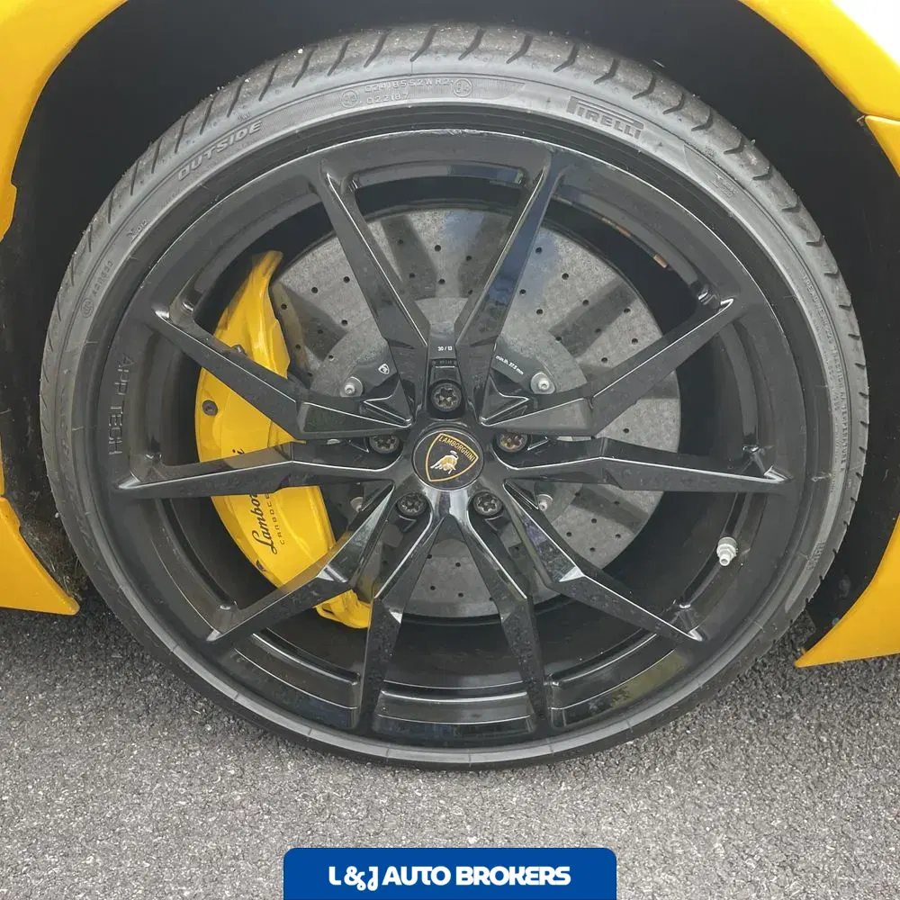 2014 Lamborghini Aventador Base