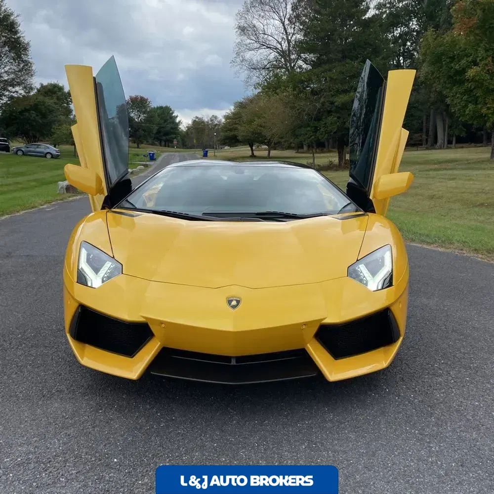 2014 Lamborghini Aventador Base