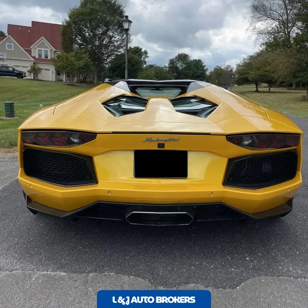 2014 Lamborghini Aventador Base