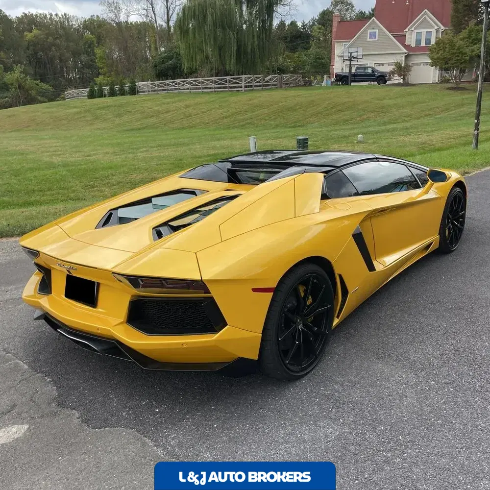2014 Lamborghini Aventador Base