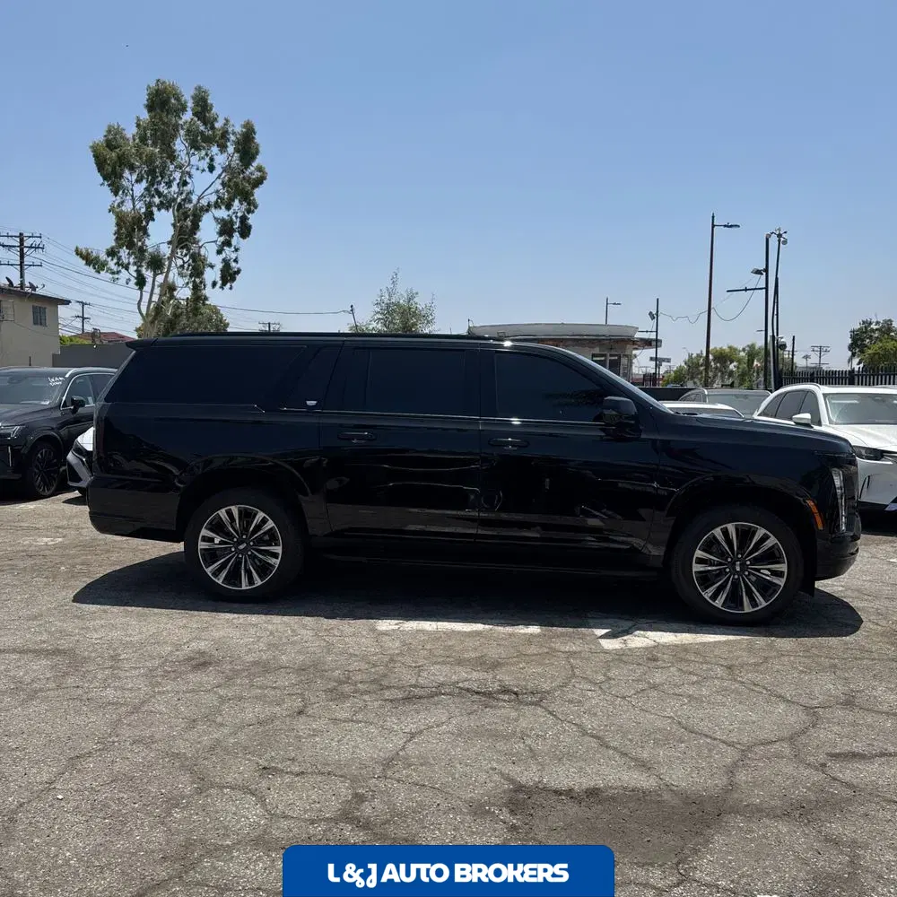2025 Cadillac Escalade ESV Sport