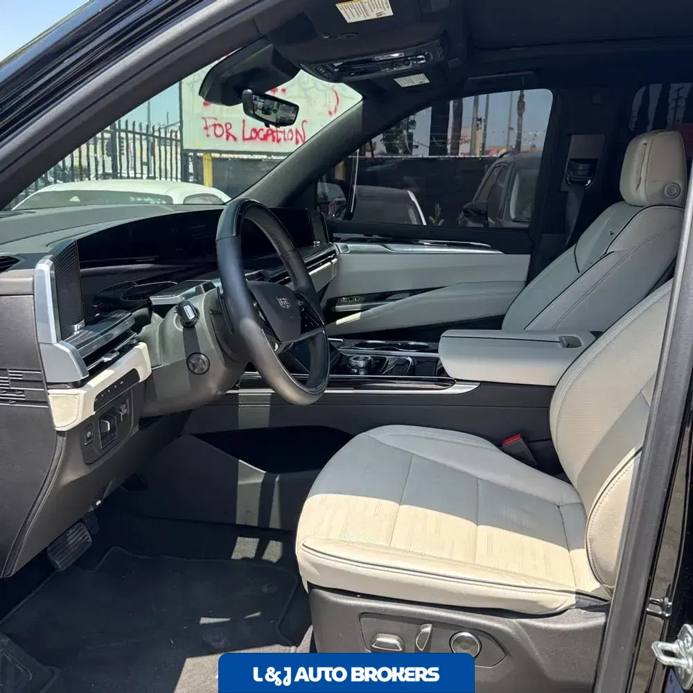2025 Cadillac Escalade ESV Sport