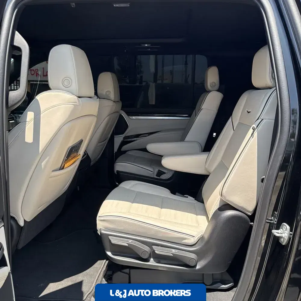 2025 Cadillac Escalade ESV Sport