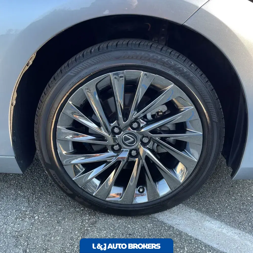 2025 Lexus ES 300h Luxury