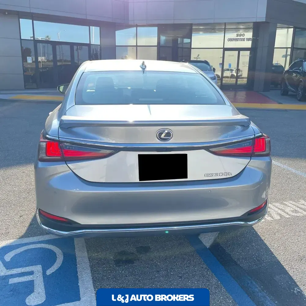 2025 Lexus ES 300h Luxury