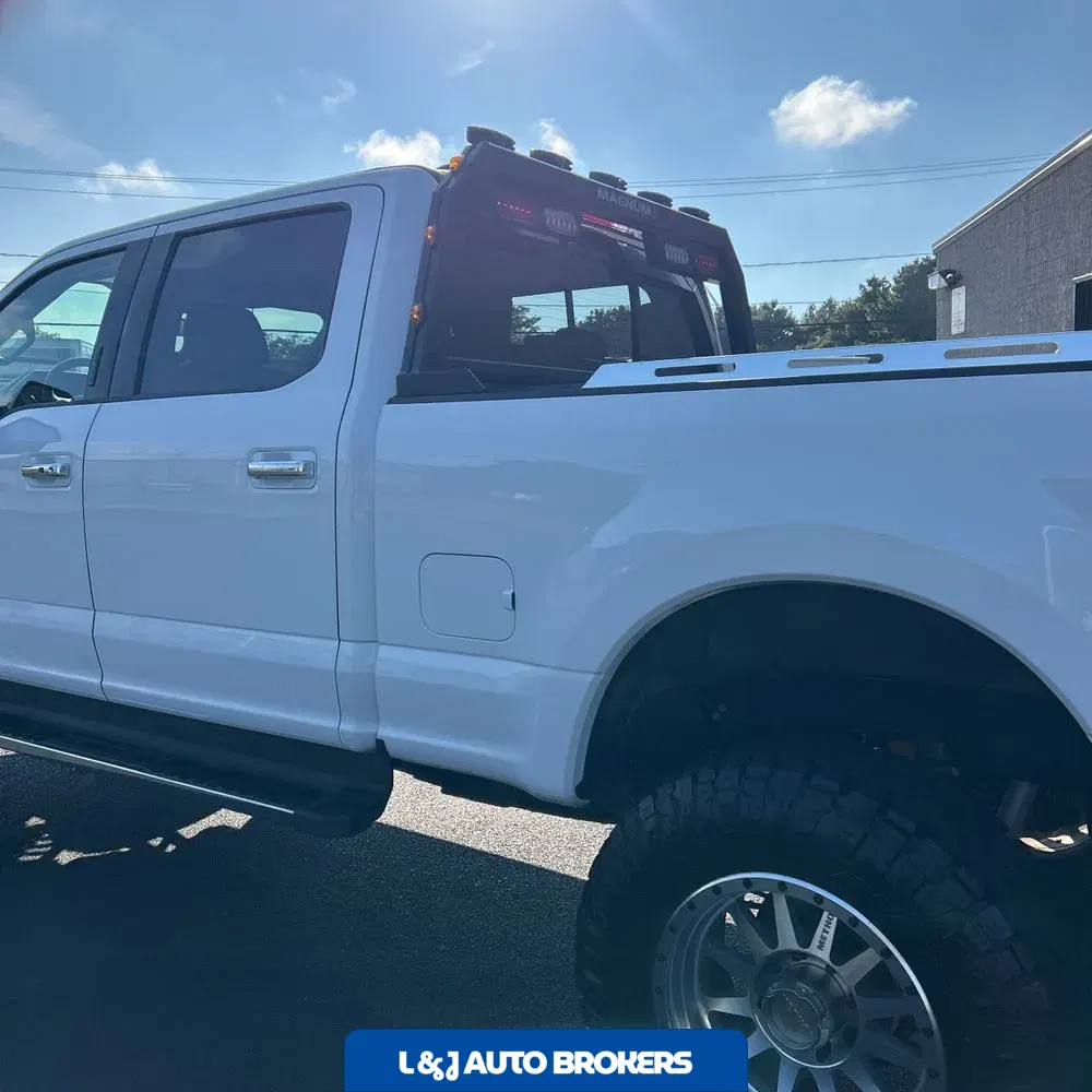 2022 Ford F-350 Super Duty Lariat