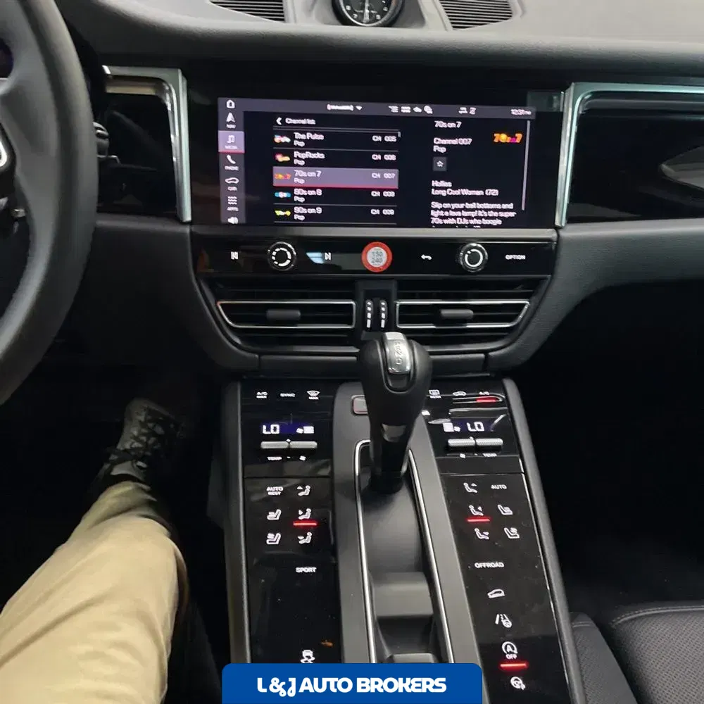 2024 Porsche Macan Base