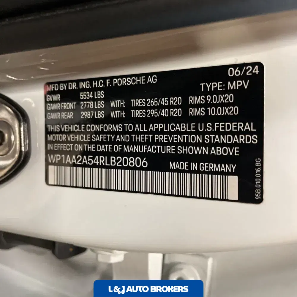 2024 Porsche Macan Base