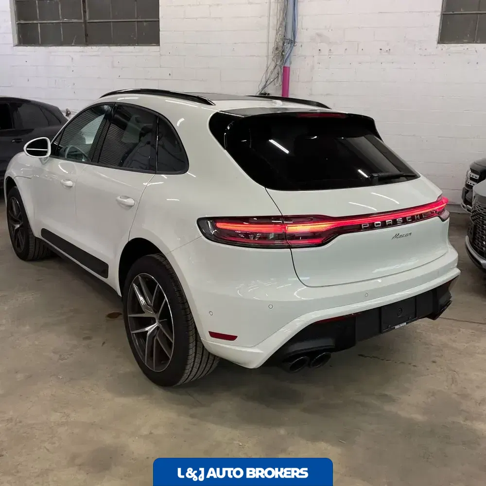 2024 Porsche Macan Base