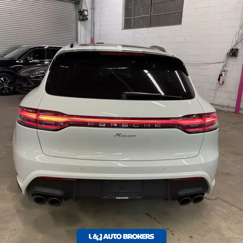 2024 Porsche Macan Base