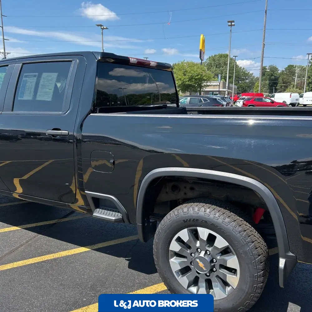 2024 Chevrolet Silverado 2500 Custom