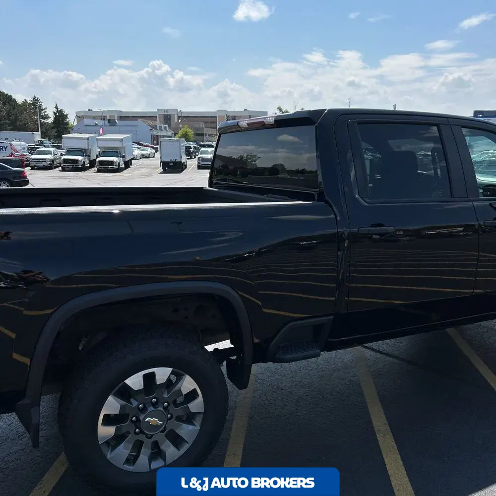 2024 Chevrolet Silverado 2500 Custom