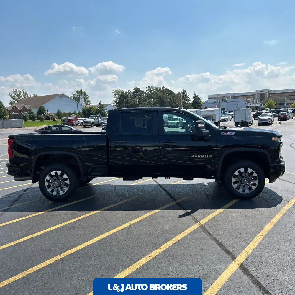 2024 Chevrolet Silverado 2500 Custom