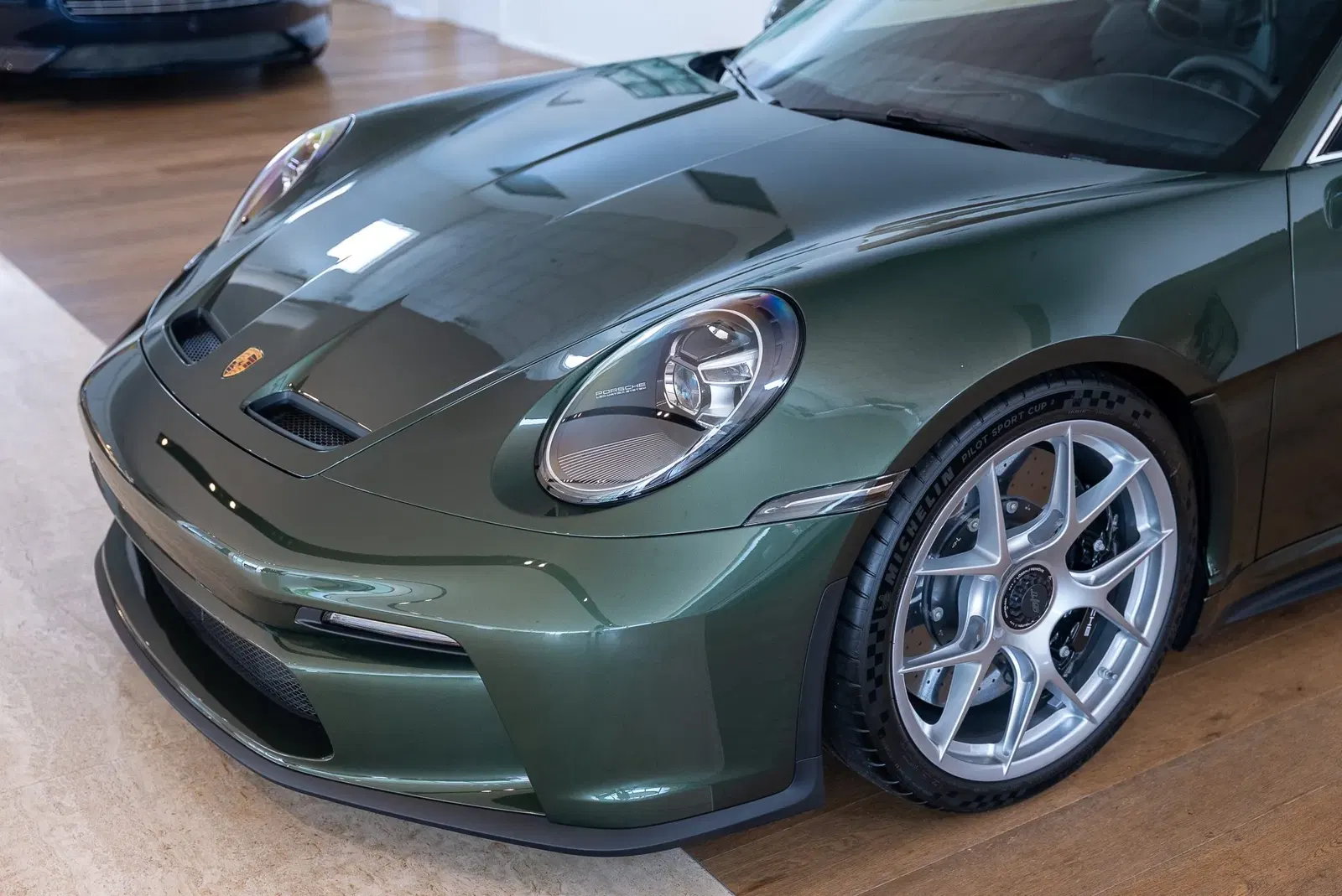 Oak Green Metallic 2024 Porsche 911 S/T