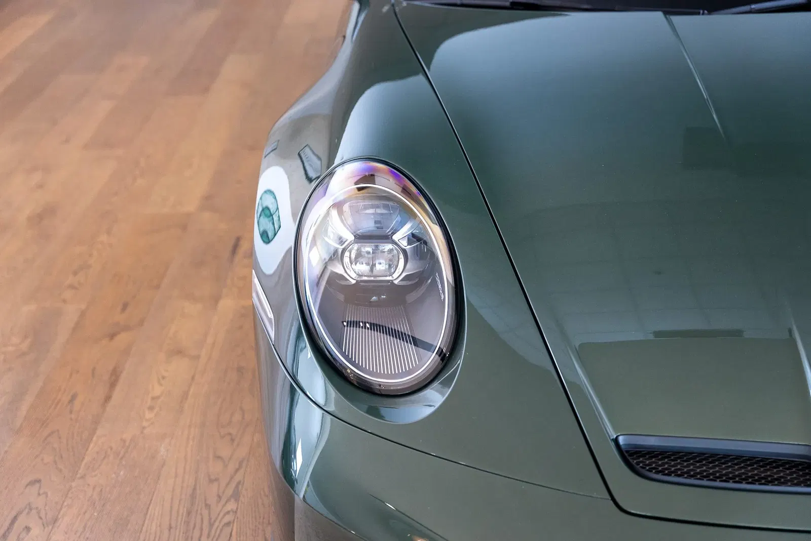 Oak Green Metallic 2024 Porsche 911 S/T
