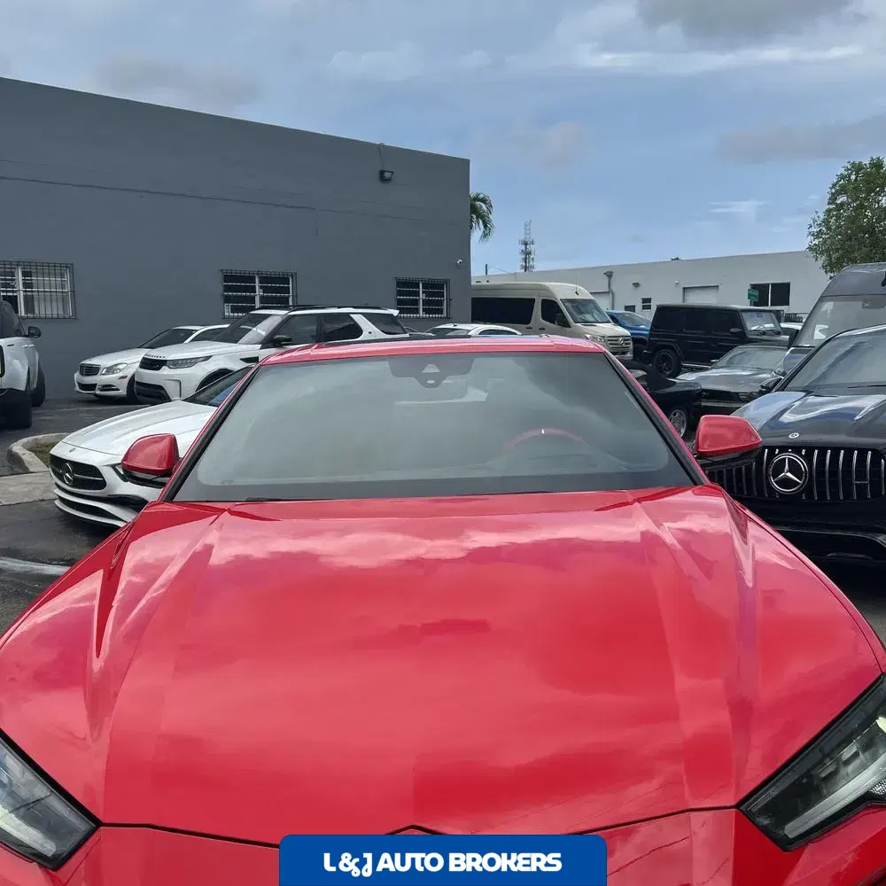 2021 Lamborghini Urus Base
