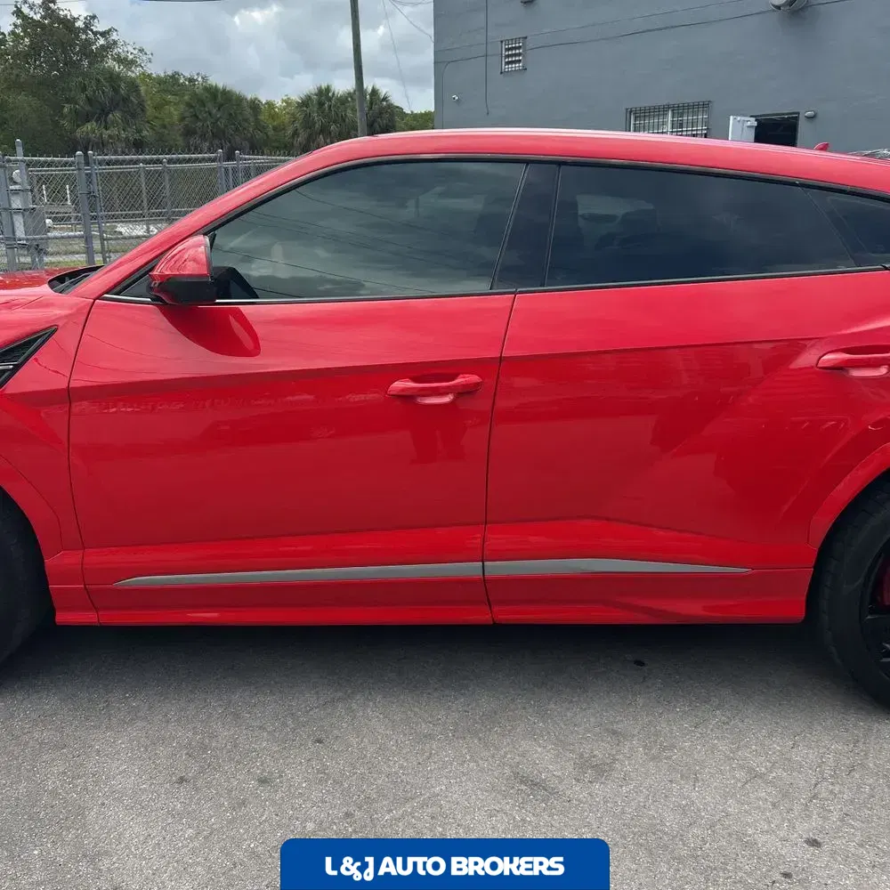 2021 Lamborghini Urus Base