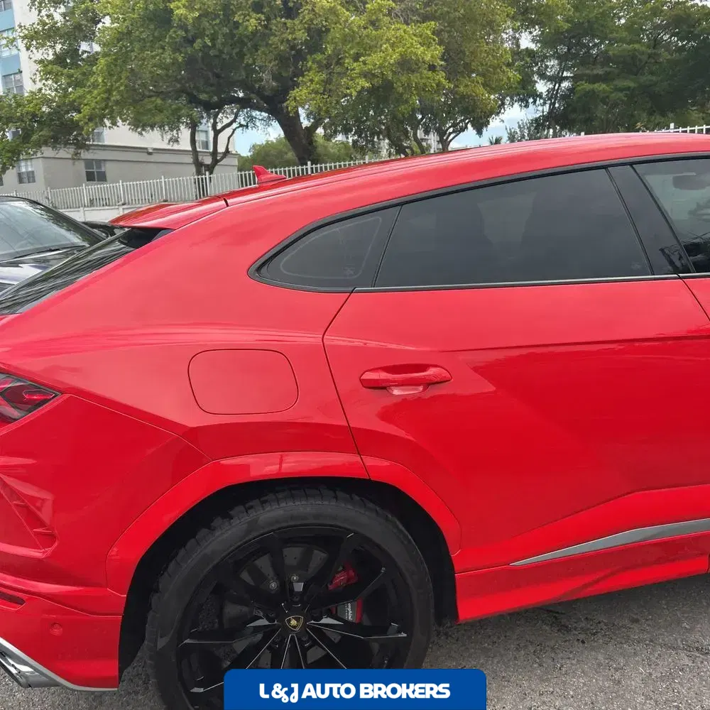 2021 Lamborghini Urus Base