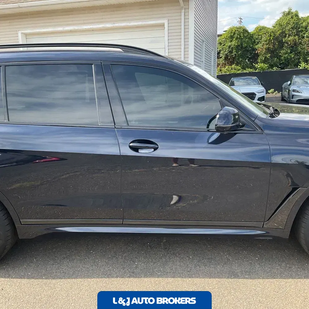 2021 BMW X7 M50i