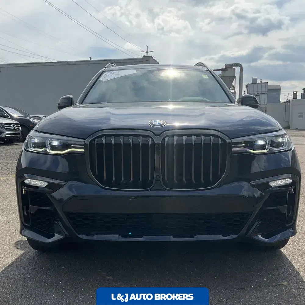 2021 BMW X7 M50i