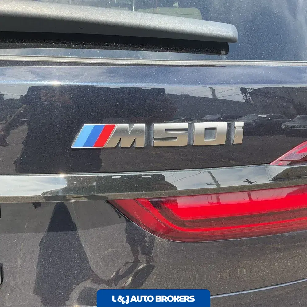 2021 BMW X7 M50i