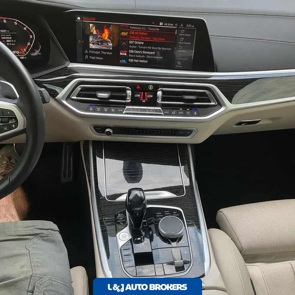 2021 BMW X7 M50i