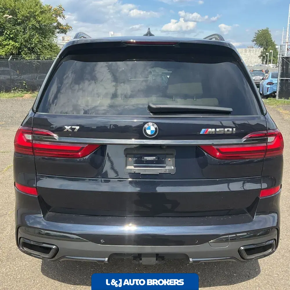2021 BMW X7 M50i