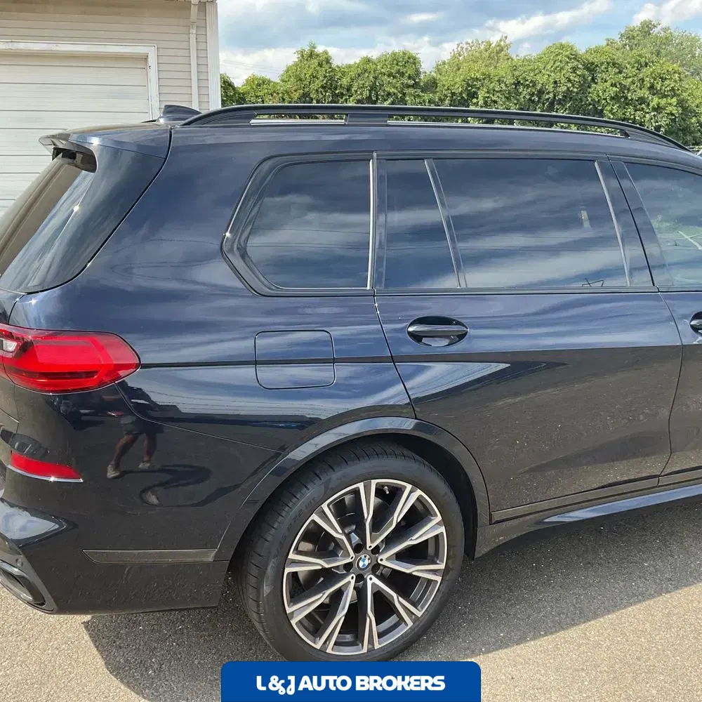 2021 BMW X7 M50i
