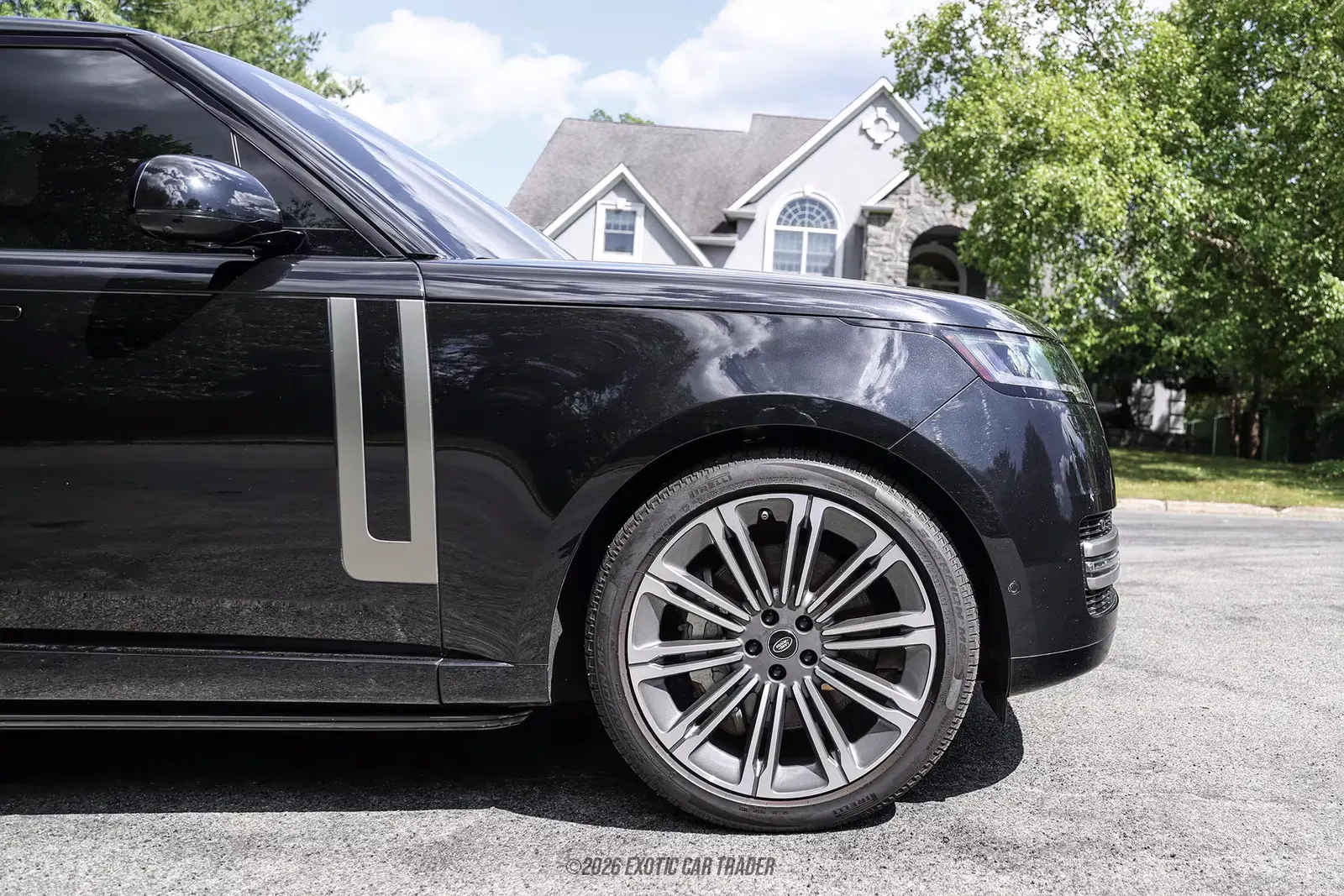 2025 Land Rover Range Rover SE LWB P530