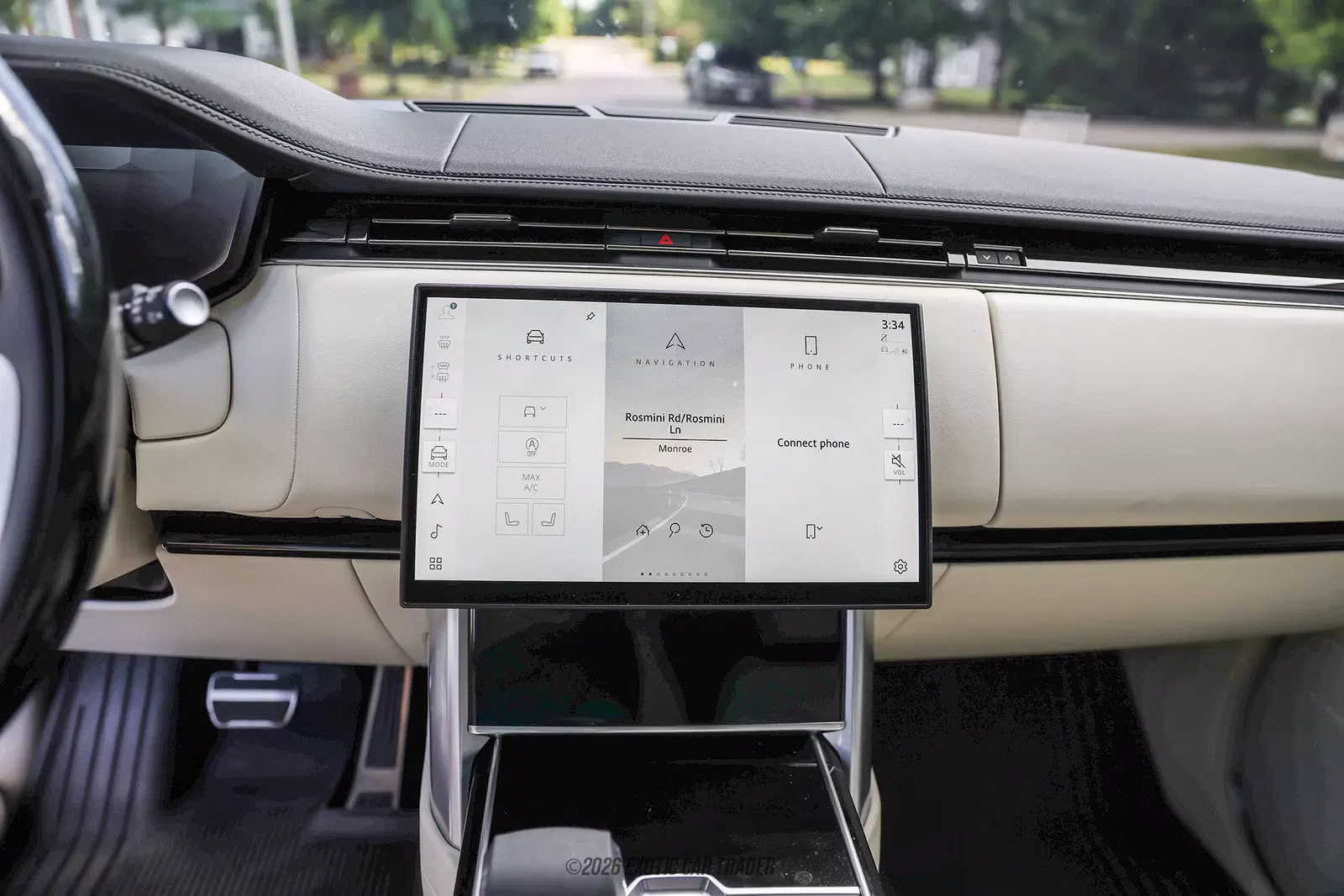 2025 Land Rover Range Rover SE LWB P530