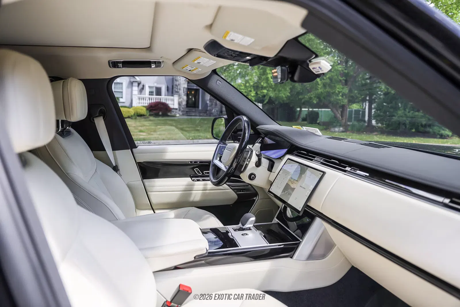 2025 Land Rover Range Rover SE LWB P530