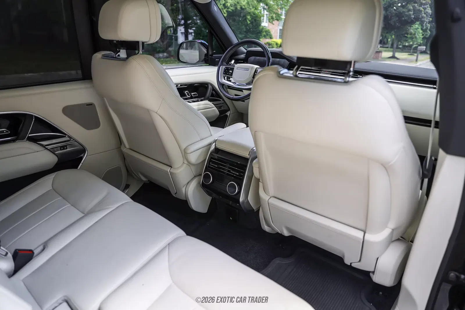 2025 Land Rover Range Rover SE LWB P530