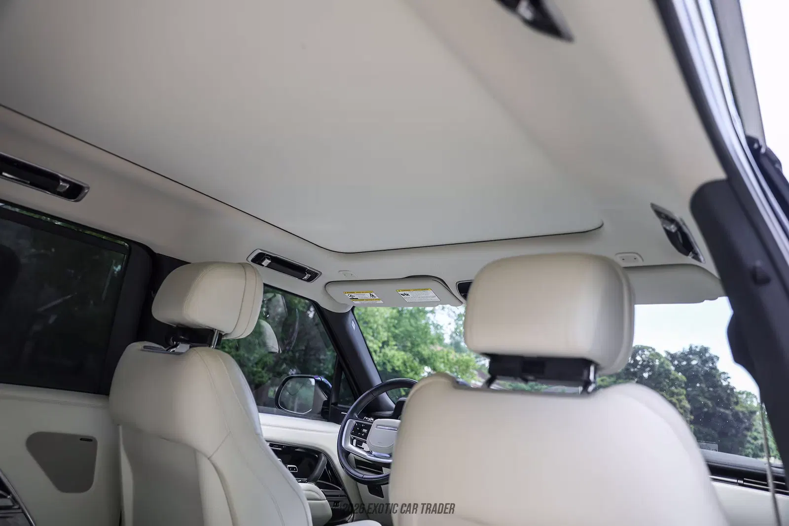 2025 Land Rover Range Rover SE LWB P530