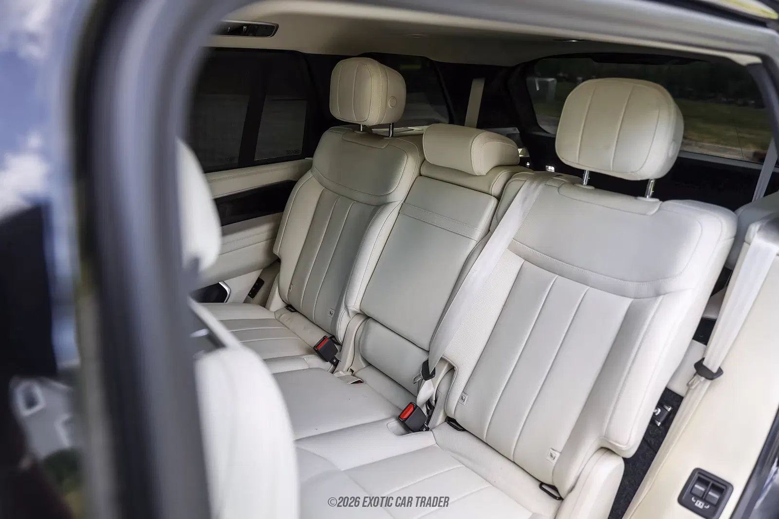 2025 Land Rover Range Rover SE LWB P530