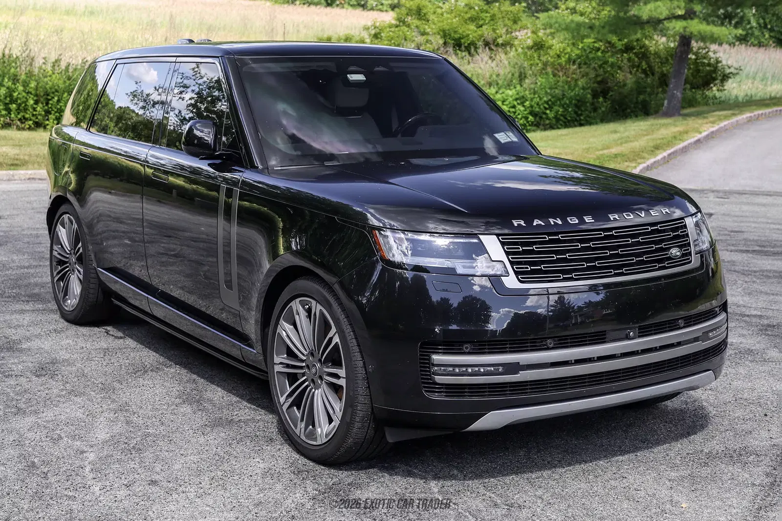 2025 Land Rover Range Rover SE LWB P530