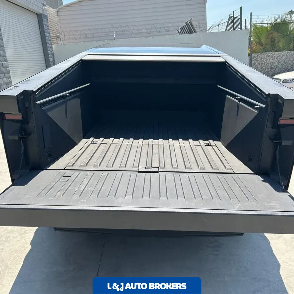 2024 Tesla Cybertruck Base